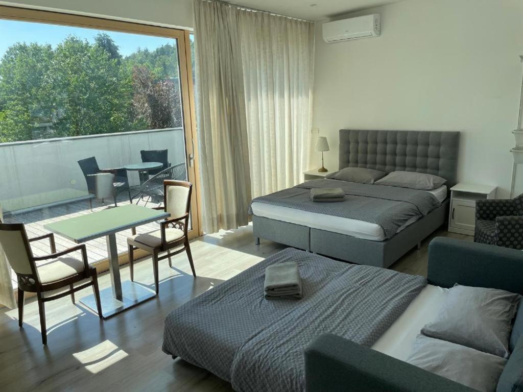 R41 - Tivoli Groundfloor Apartment Ljubljana Buitenkant foto