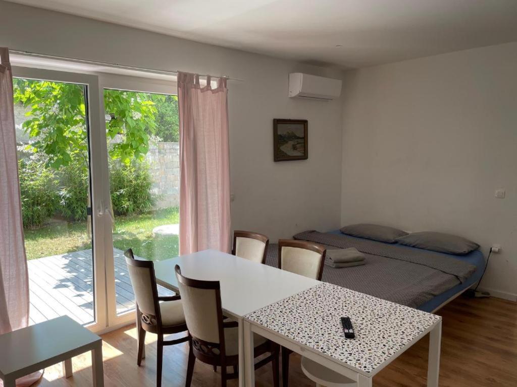 R41 - Tivoli Groundfloor Apartment Ljubljana Buitenkant foto
